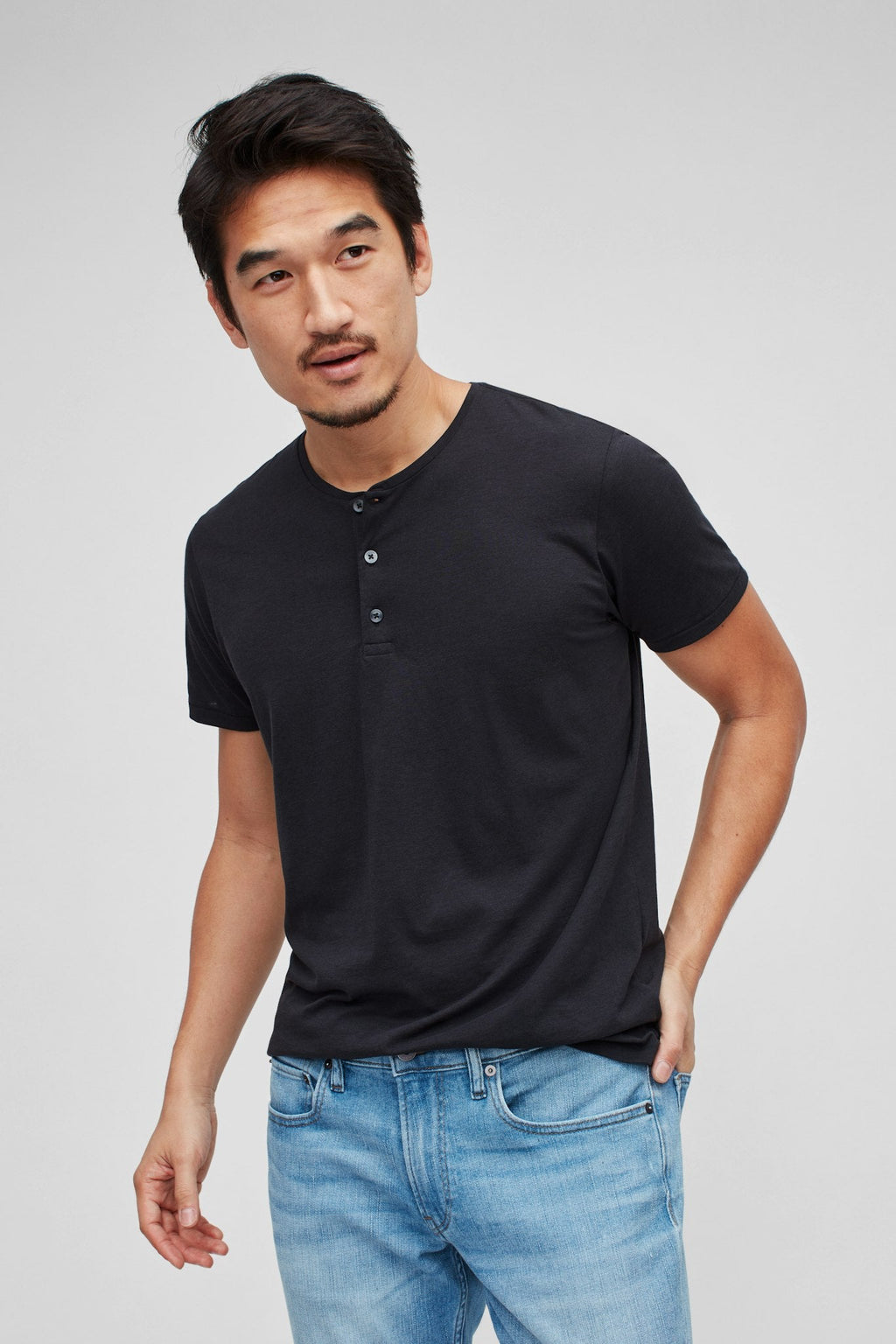 Jetsetter Short Sleeve Henley