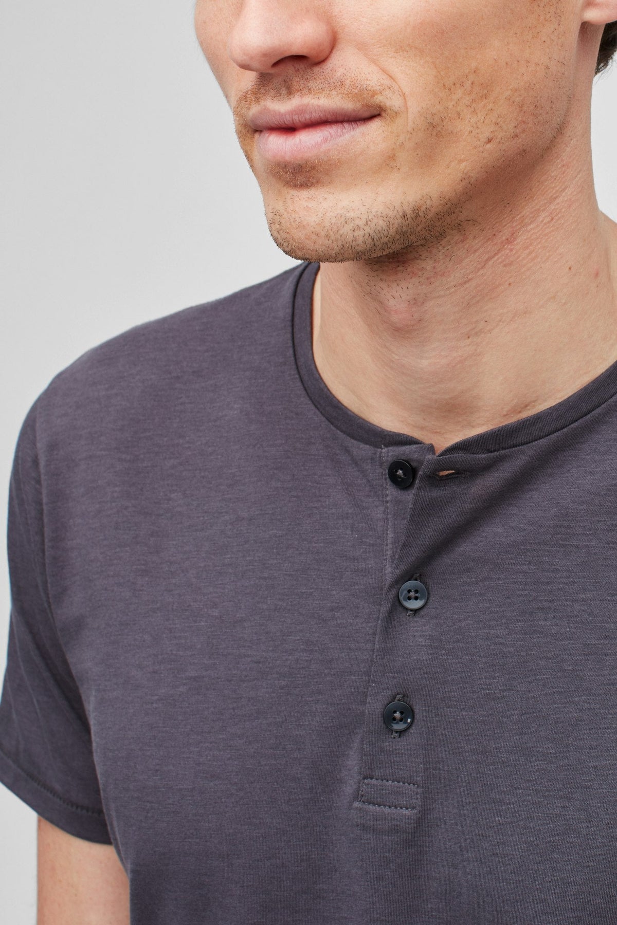 Jetsetter Short Sleeve Henley