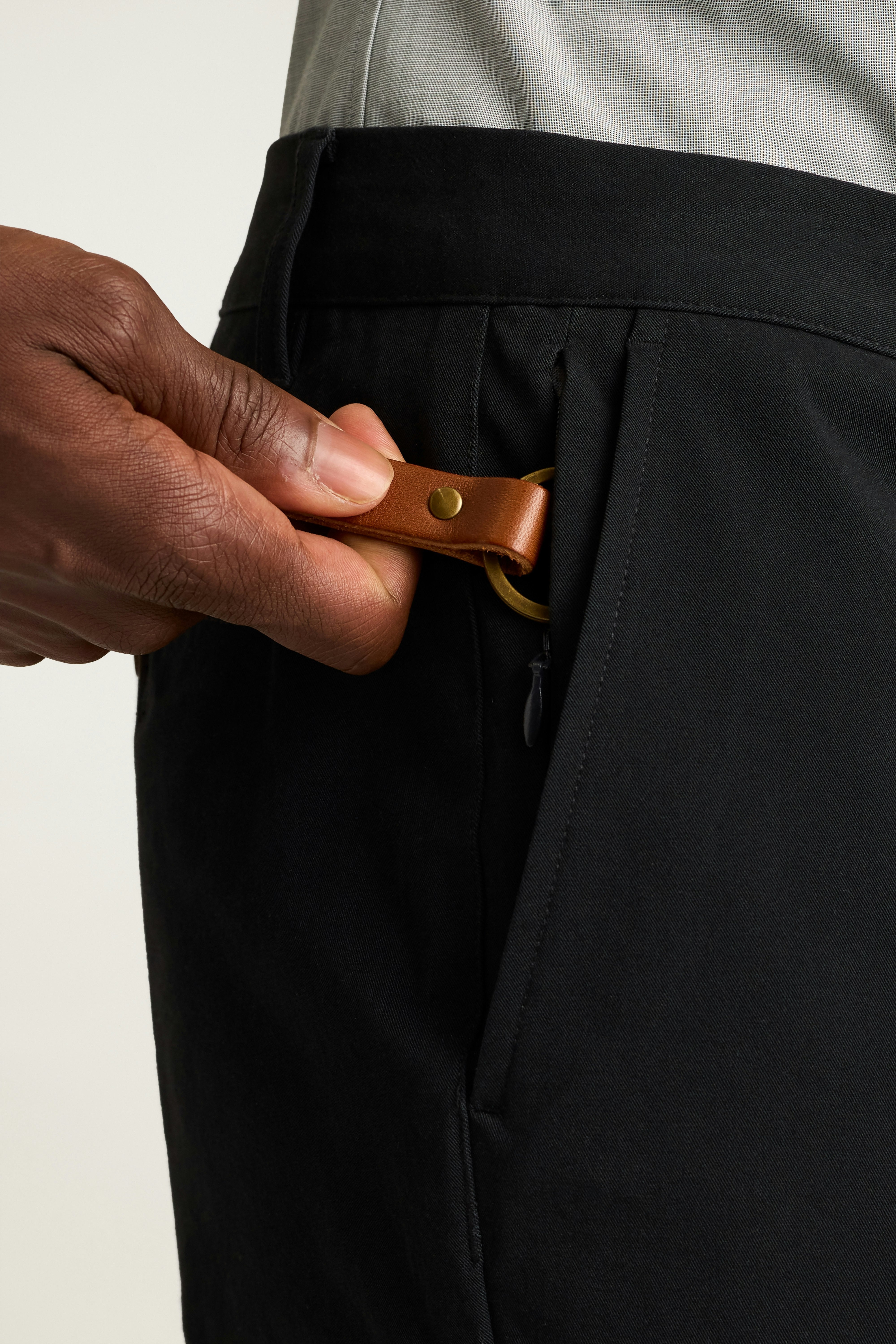 Unlock Effortless Style with Bonobos' Stretch Men's Chinos 2.0