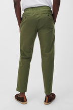 The Off Duty Pant