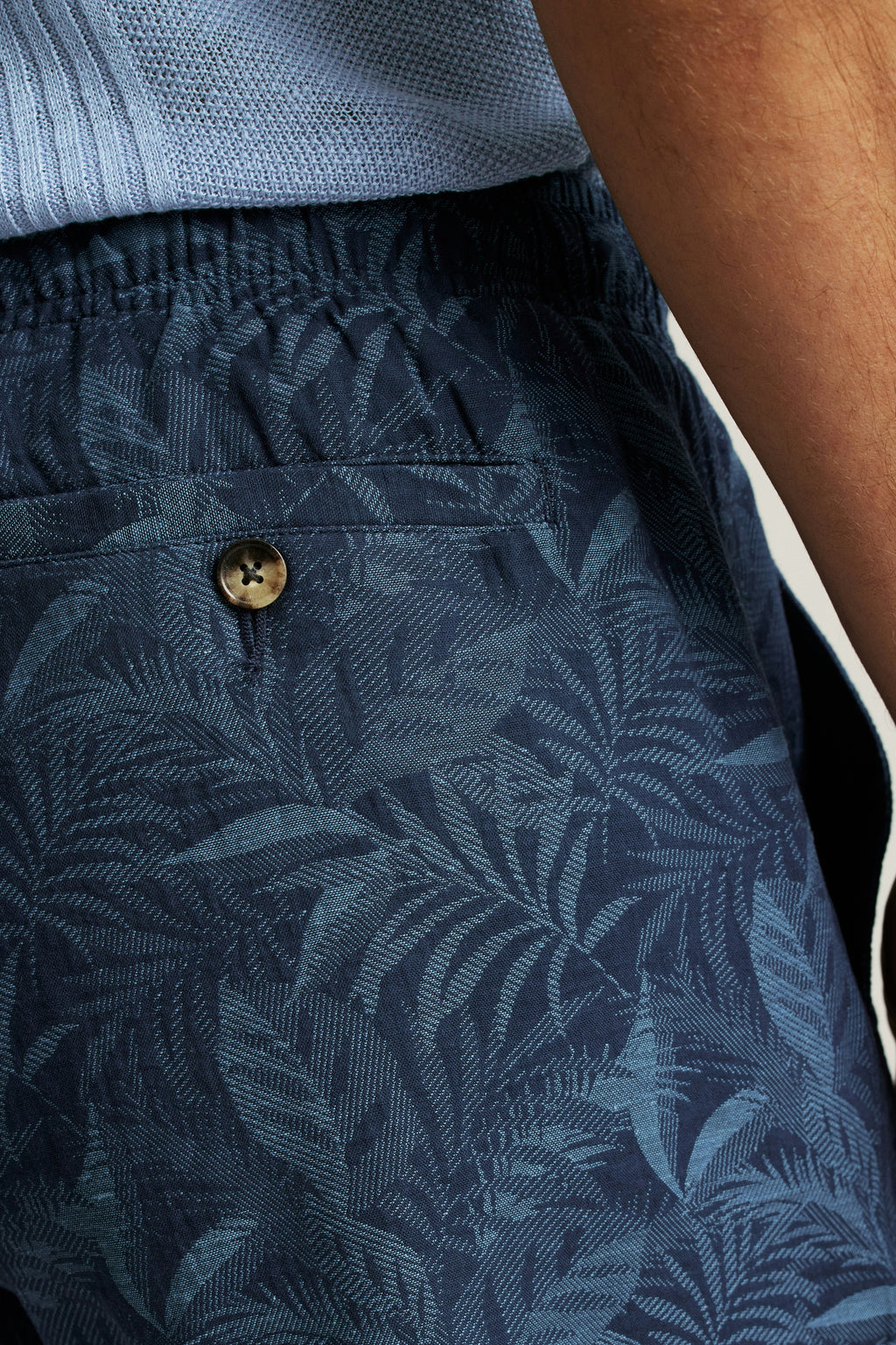 Nomad Short