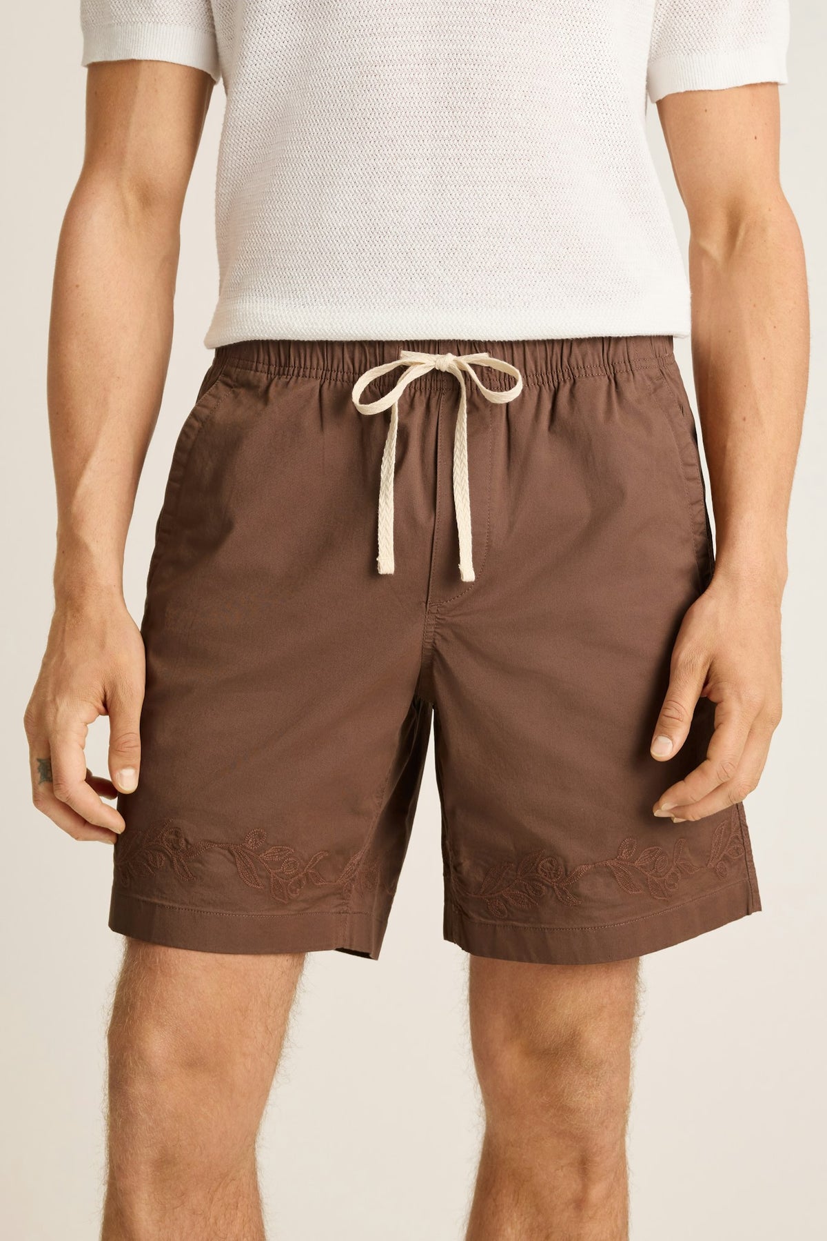 Nomad Short - brown olive leaf embroidery